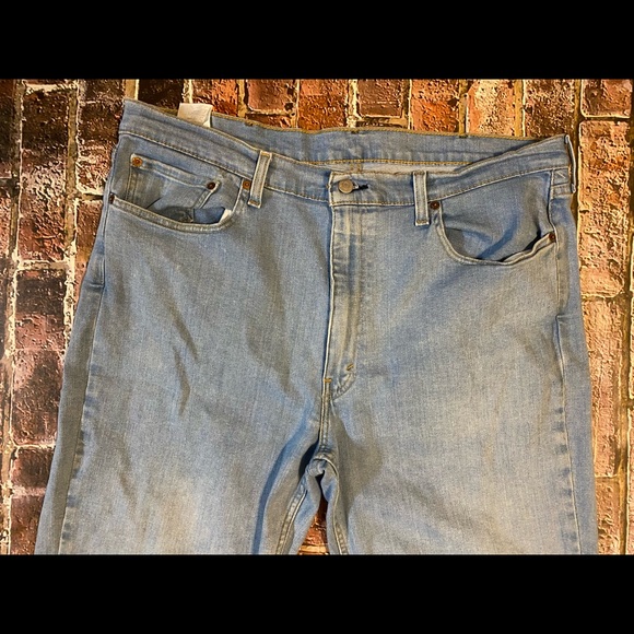 Men’s Levi’s 550 Stretchy Jeans SZ 40/30 Light Blue Wash - Picture 2 of 6